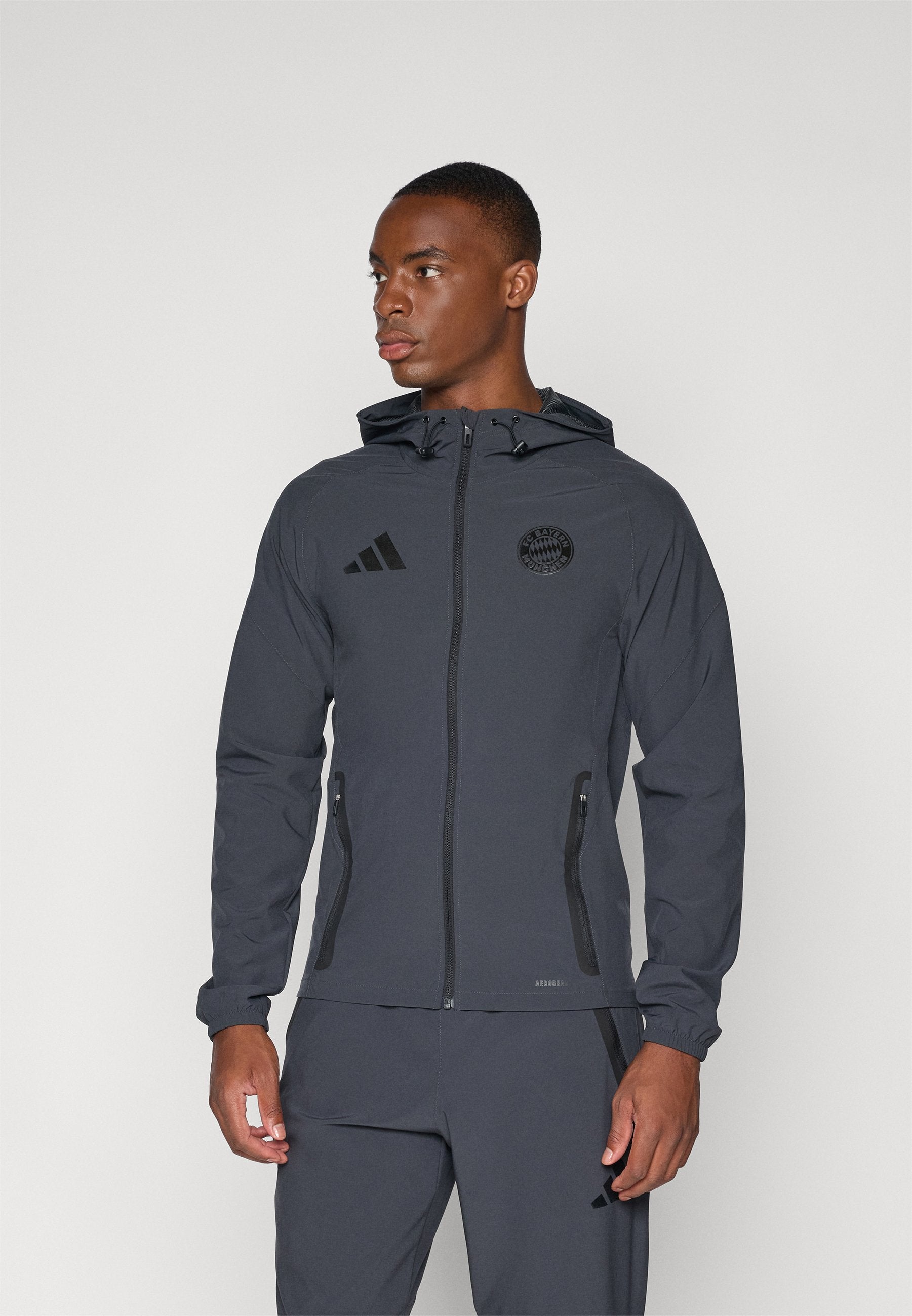 FC BAYERN MUENCHEN TIRO25 COMPETITION VIS TECH TRAVEL JACKET - Article de supporter d'équipe de club - anthracite