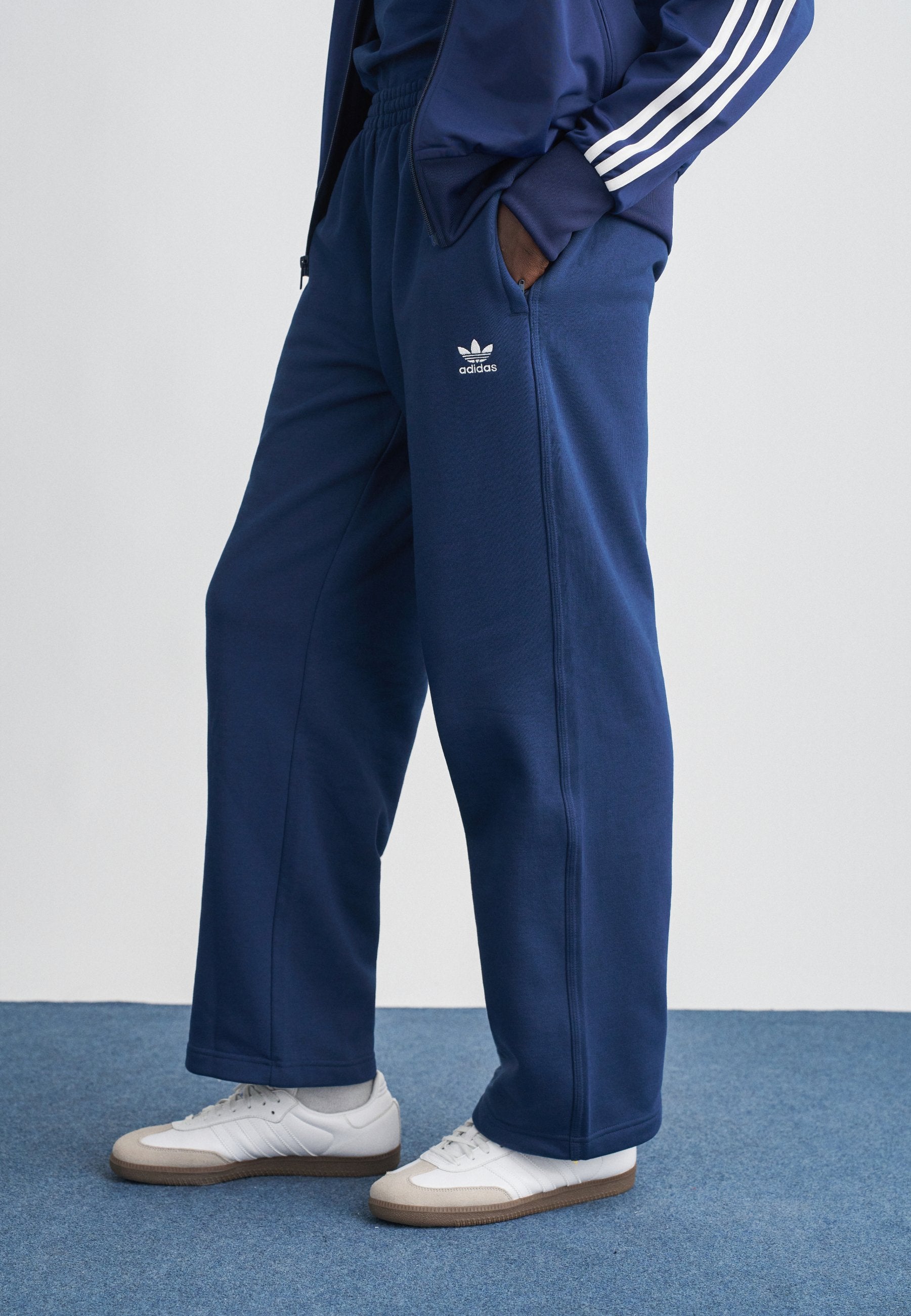 LOOSE - Pantalon de survêtement - night indigo